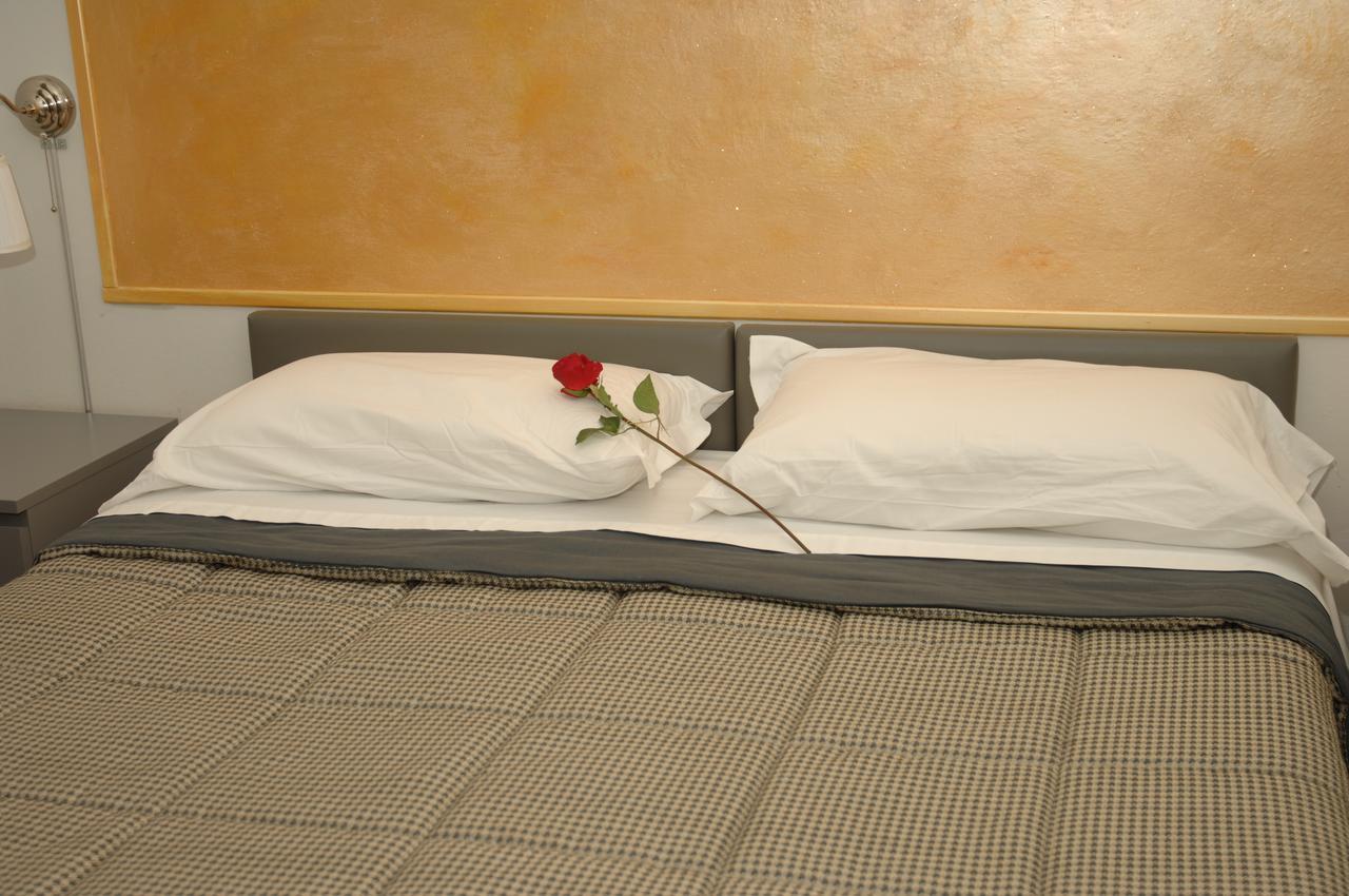 Doppel-/Zweibettzimmer mit Gemeinschaftsbad